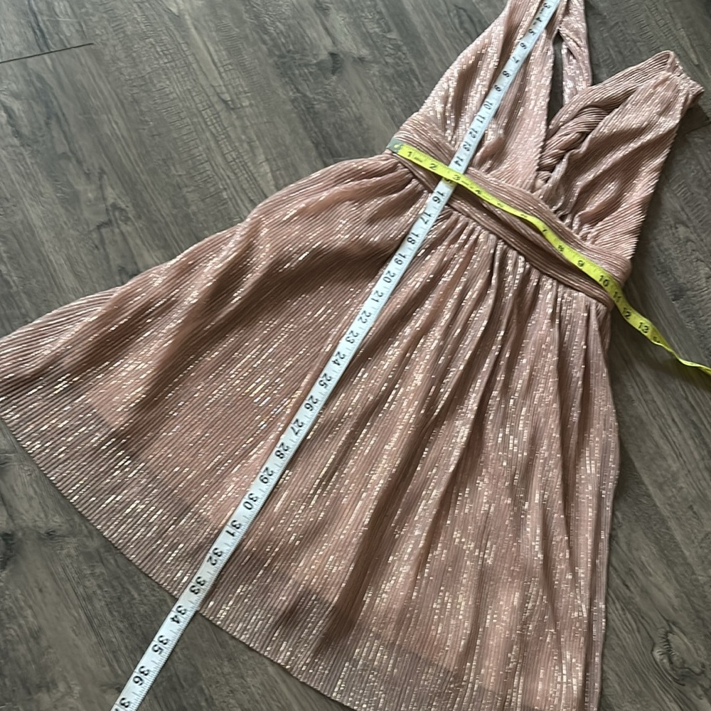 NWOT LuLu’s Metallic Rosegold Dress - Picture 9 of 16